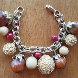 Vintage Unique Hazelnet charm bracelet